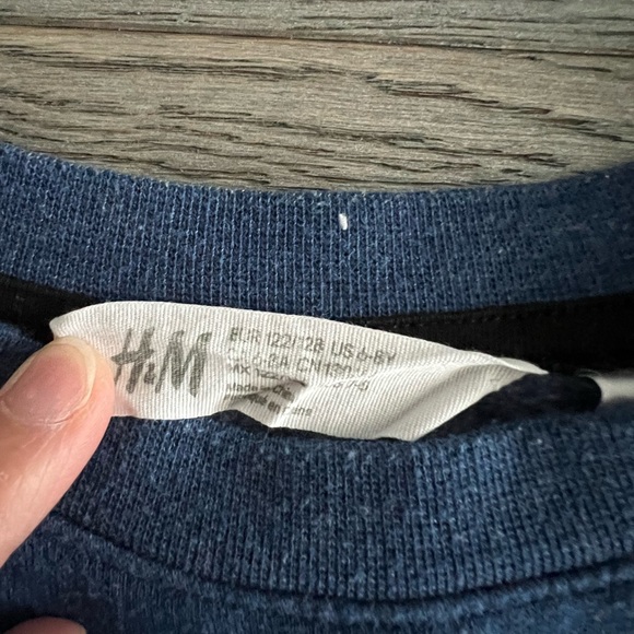 Two H&M Sweaters Kids Size 6-8 - Picture 5 of 8